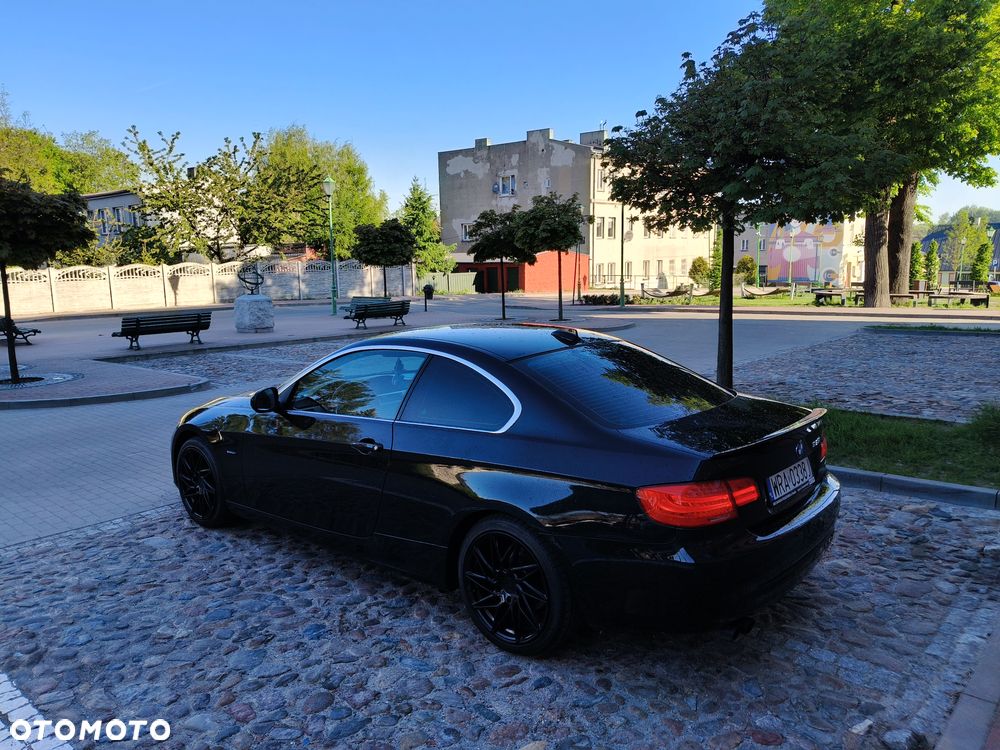 BMW Seria 3 325i - 6