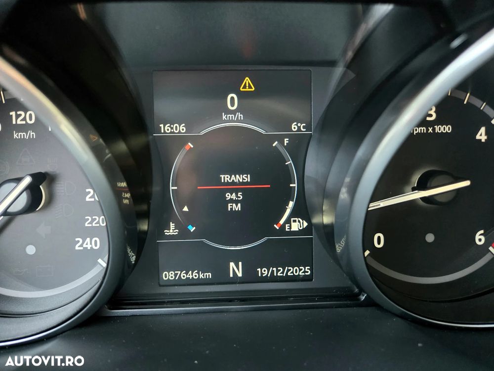 Land Rover Discovery 2.0 L SD4 HSE Luxury - 14