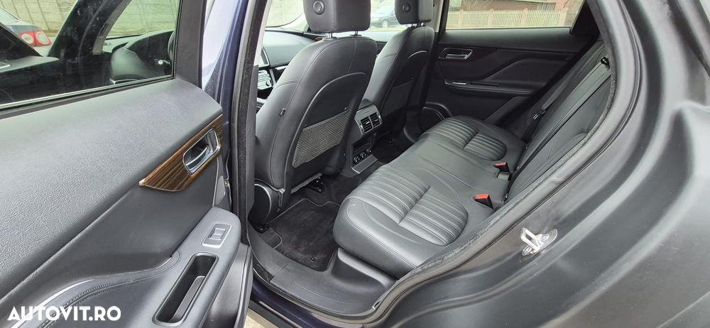 Jaguar F-Pace 20d AWD Portfolio - 8