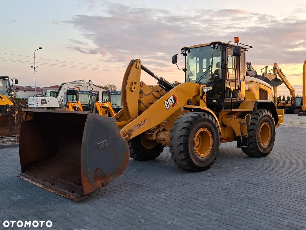 Caterpillar CAT 930 M - 1