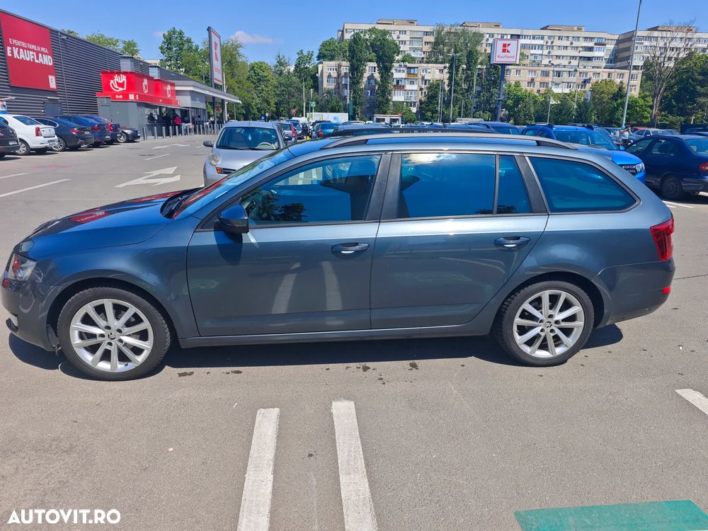 Skoda Octavia 1.6 TDI DSG Style - 2