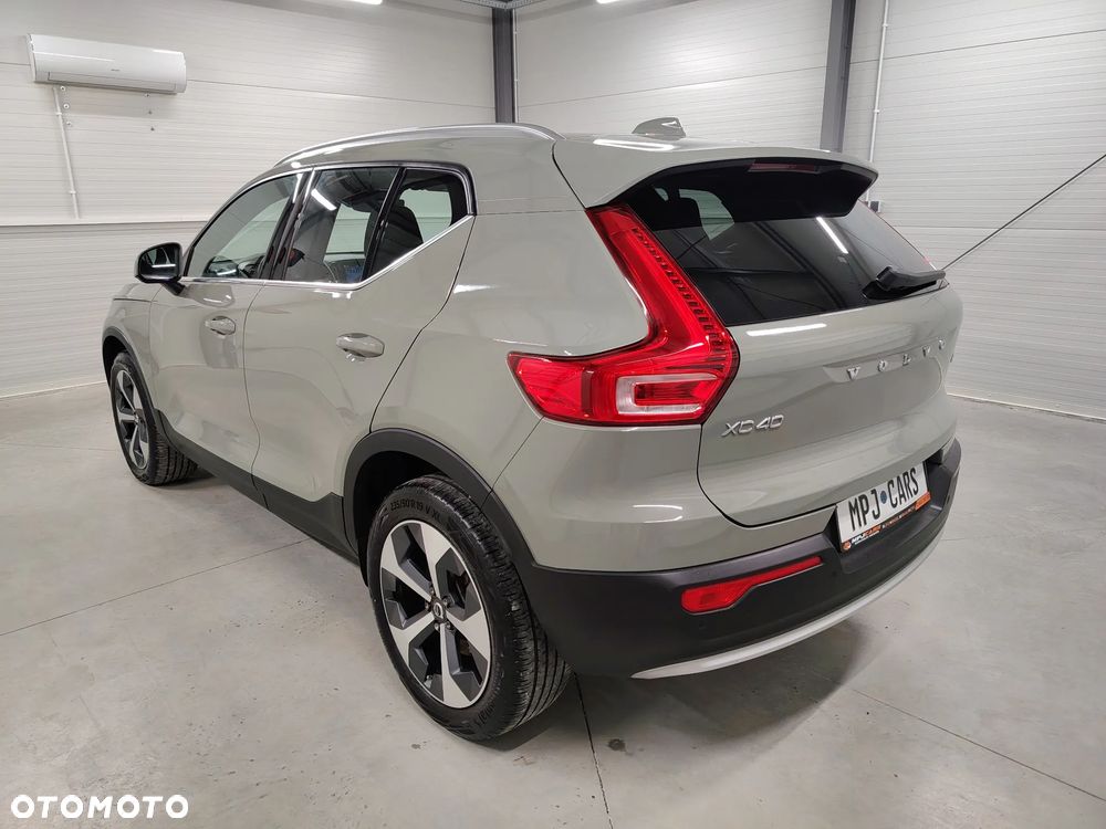 Volvo XC 40 B4 Plus Dark - 10