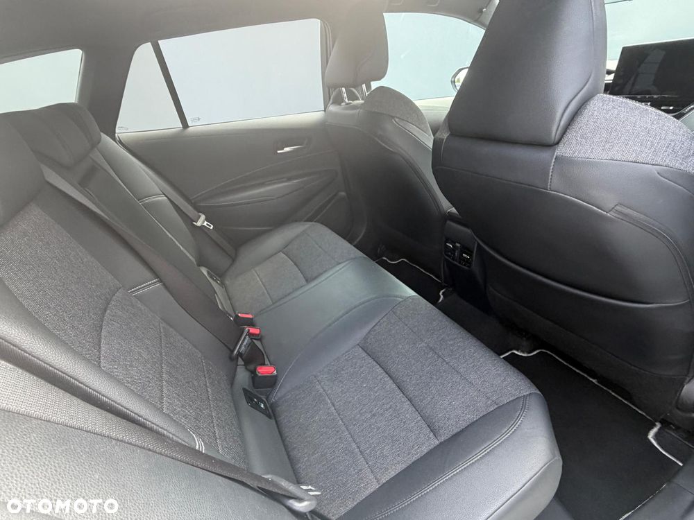 Toyota Corolla 1.8 Hybrid Executive - 19