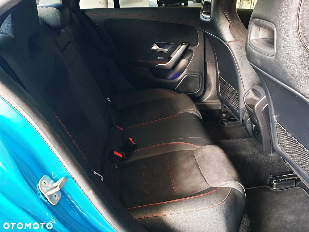 Mercedes-Benz CLA 180 AMG Line 7G-DCT - 26