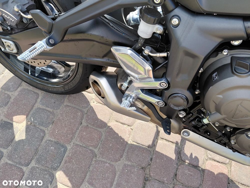 Triumph Trident - 12