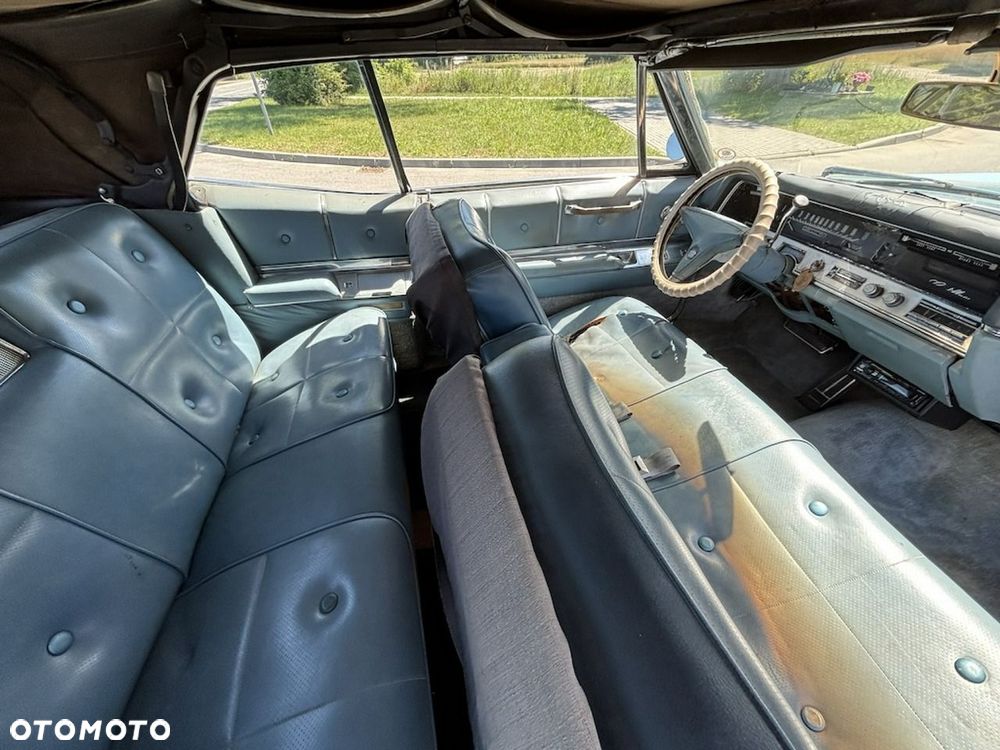 Cadillac Deville - 14