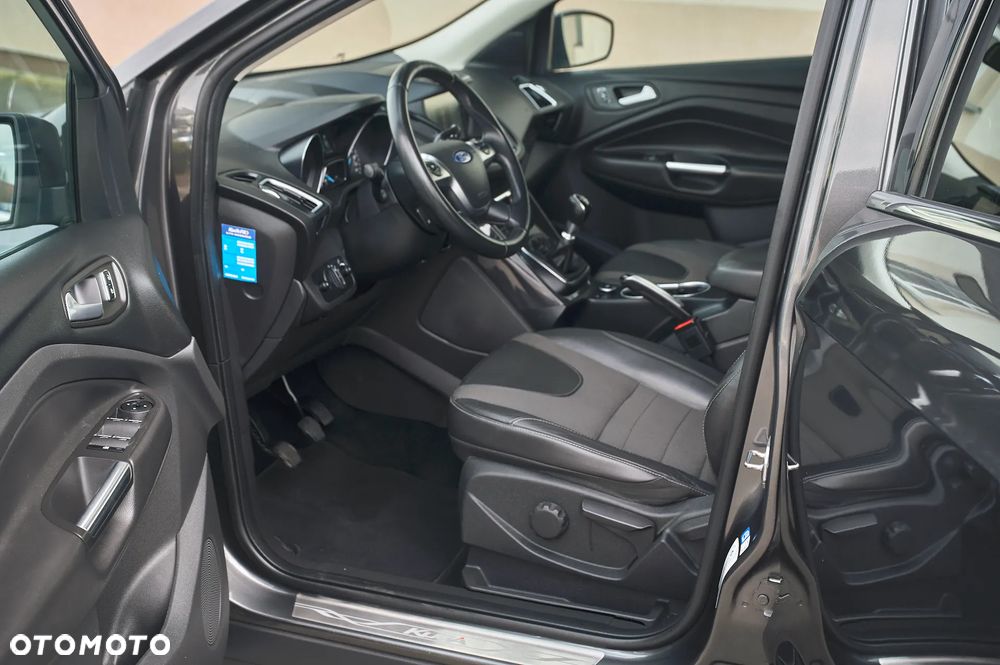 Ford Kuga 1.6 EcoBoost 2x4 Titanium - 17
