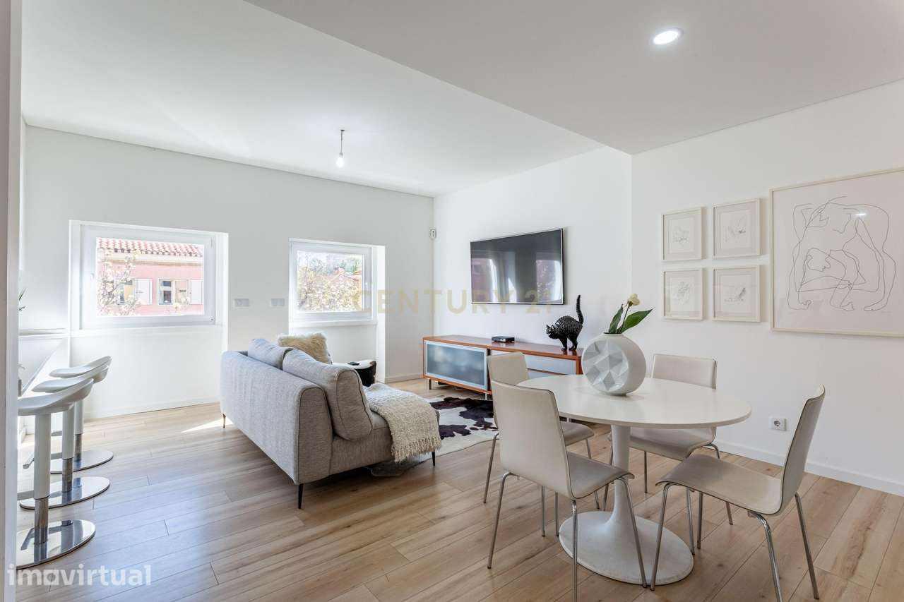Apartamento T2 transformado em T3 com charme único em Alvalade - Grande imagem: 2/30
