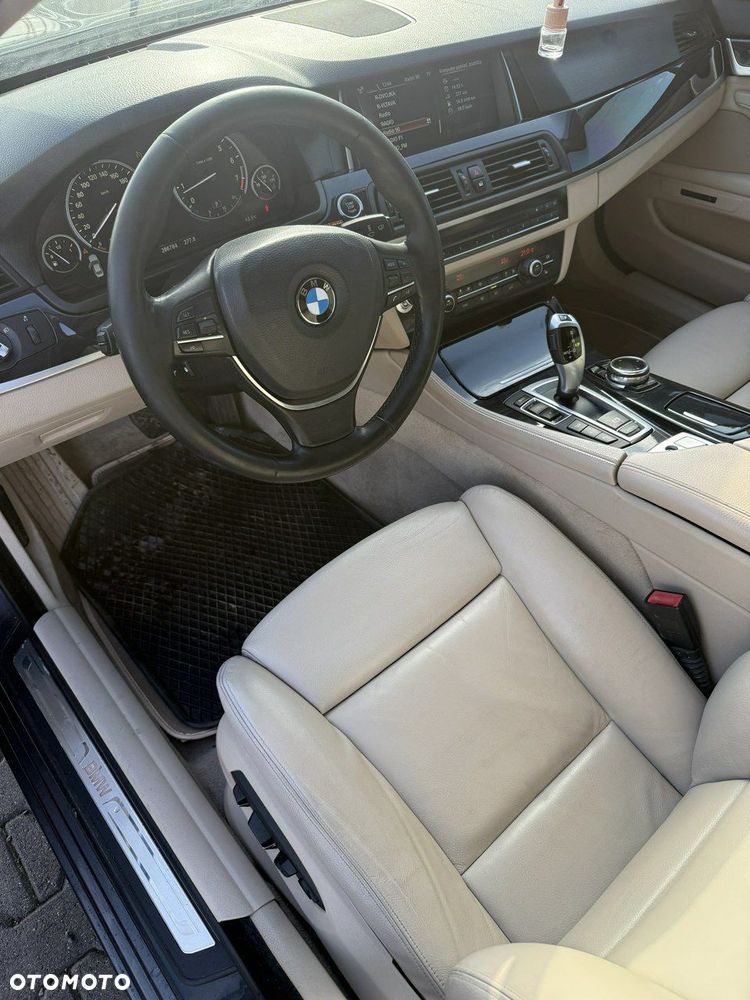 BMW Seria 5 528i xDrive Luxury Line - 6