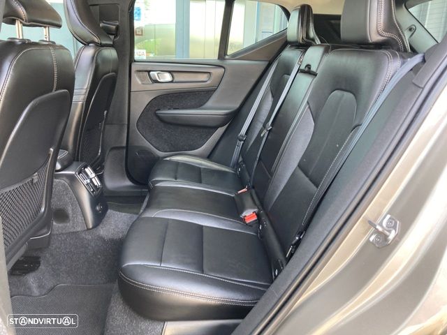 Volvo XC 40 T4 Recharge DKG Inscription Expression - 30