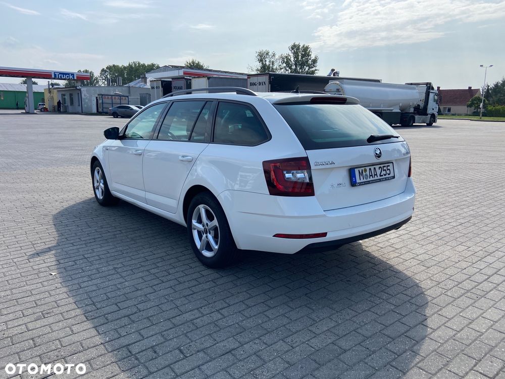 Skoda Octavia 1.6 TDI DSG Soleil - 5