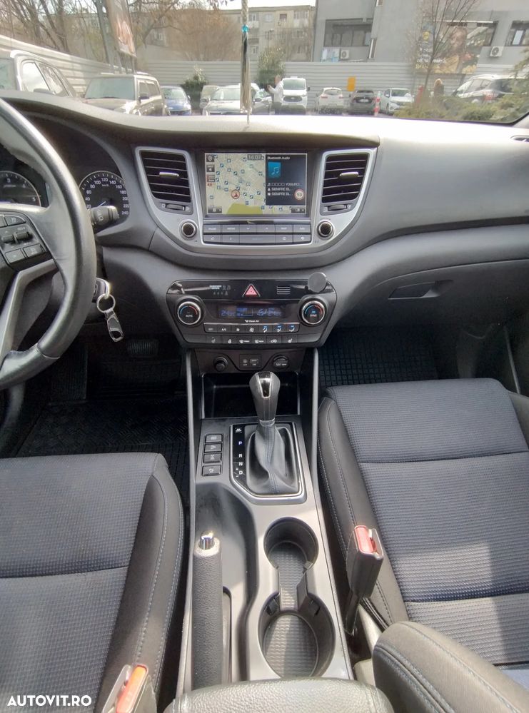 Hyundai Tucson 2.0 CRDI 4WD 6AT Style - 16