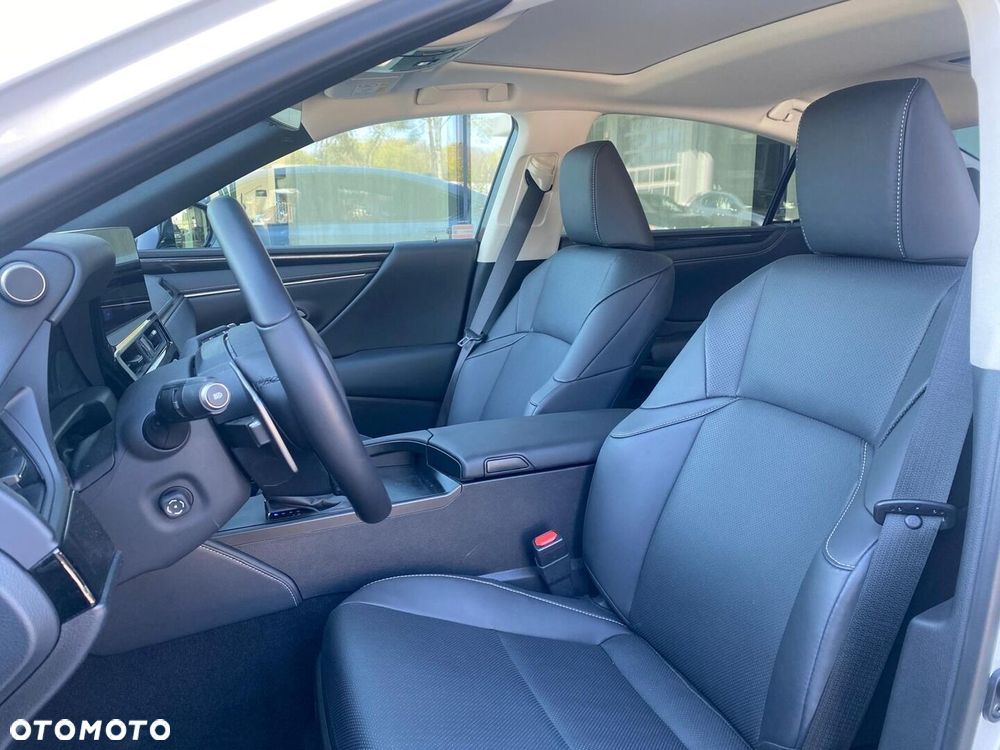 Lexus ES 300h Business Edition - 6
