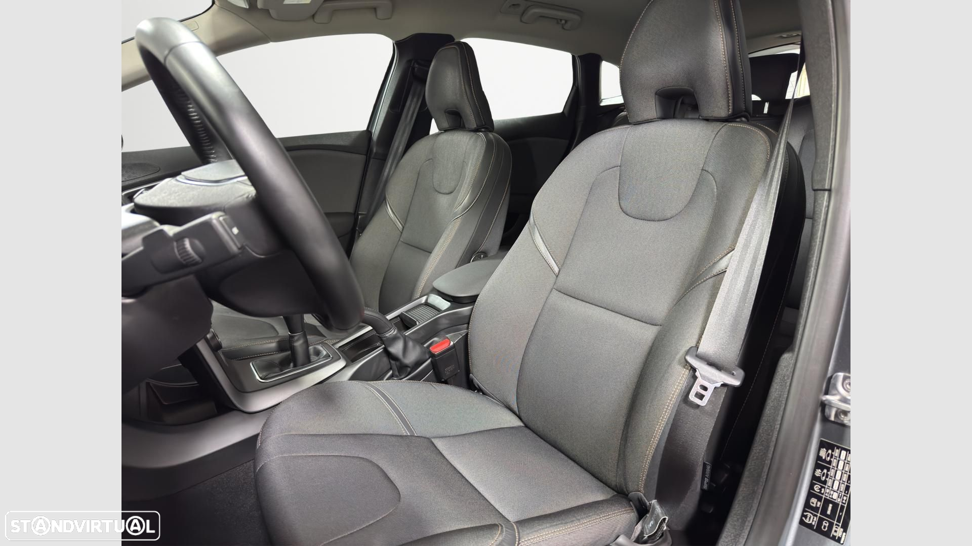 Volvo V40 Cross Country 2.0 D3 Plus - 10