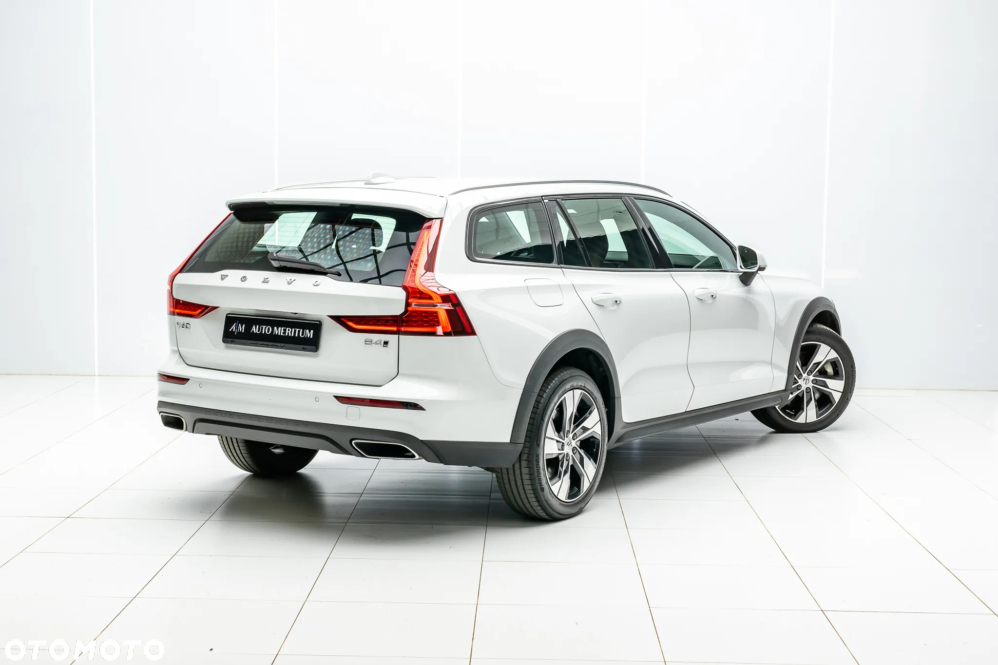 Volvo V60 Cross Country - 6