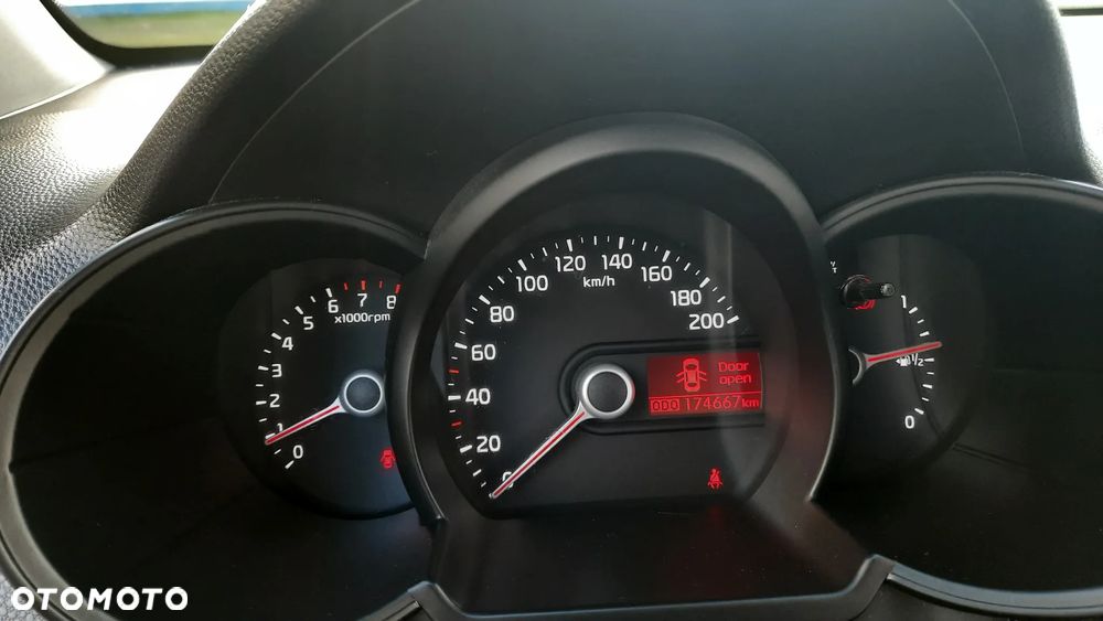 Kia Picanto 1.0 Fifa World Cup Edition - 17