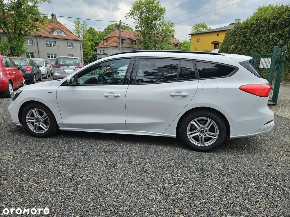 Ford Focus 1.5 EcoBlue Start-Stopp-System ST-LINE DESIGN - 29