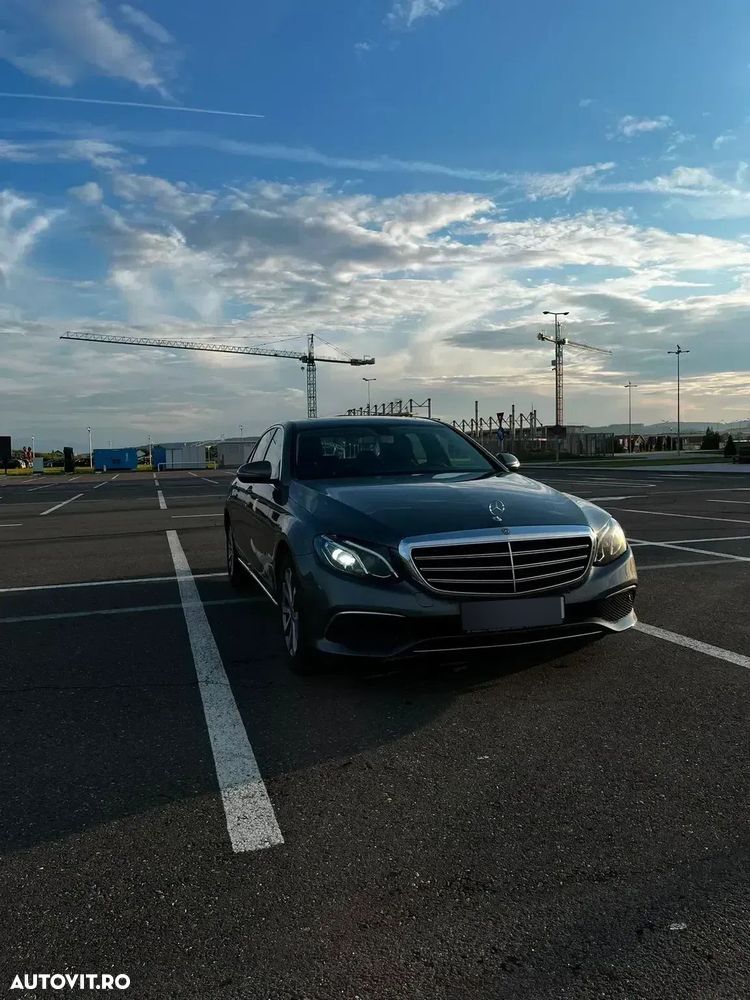 Mercedes-Benz E 220 d T-Modell Aut - 1
