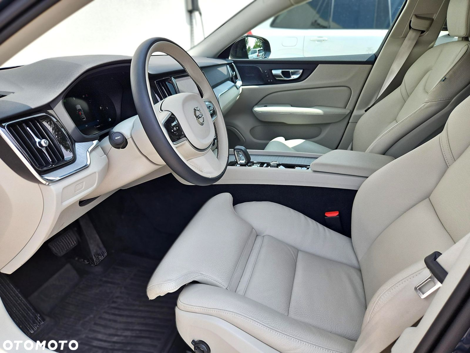 Volvo V60 B4 B Plus Dark - 10