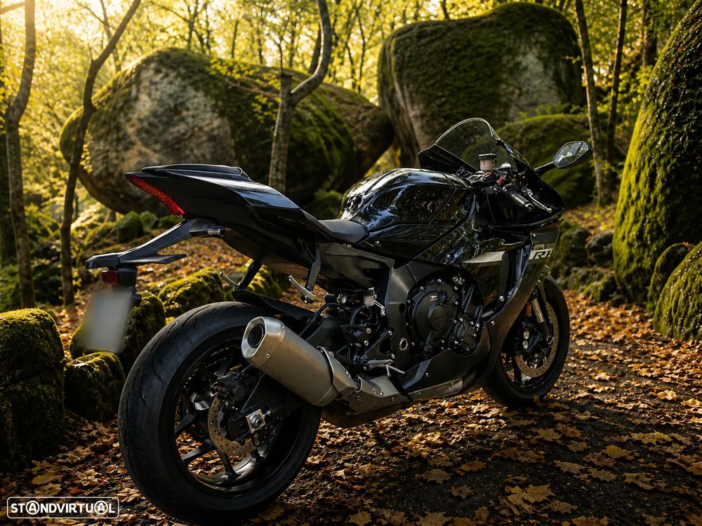 Yamaha YZF R1 - 4