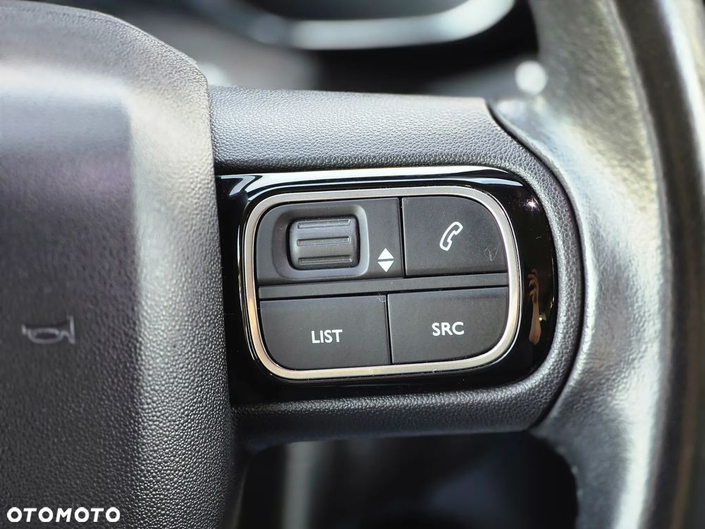 Citroën C3 Pure Tech (VTi) 82 Exclusive - 33