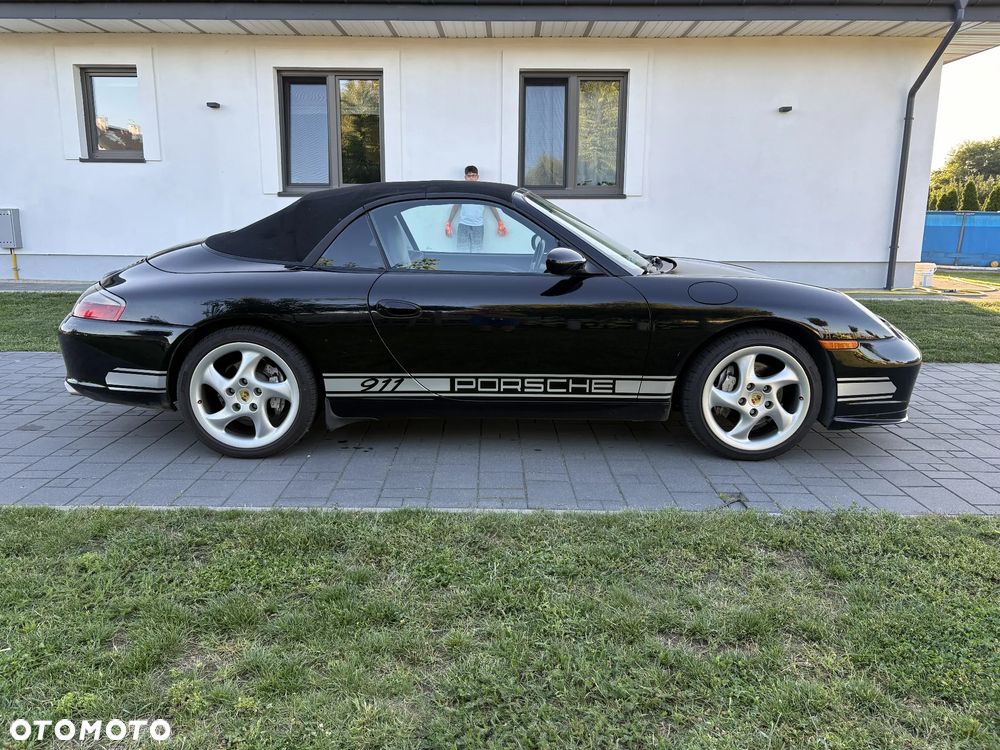 Porsche 911 Carrera 4 - 3