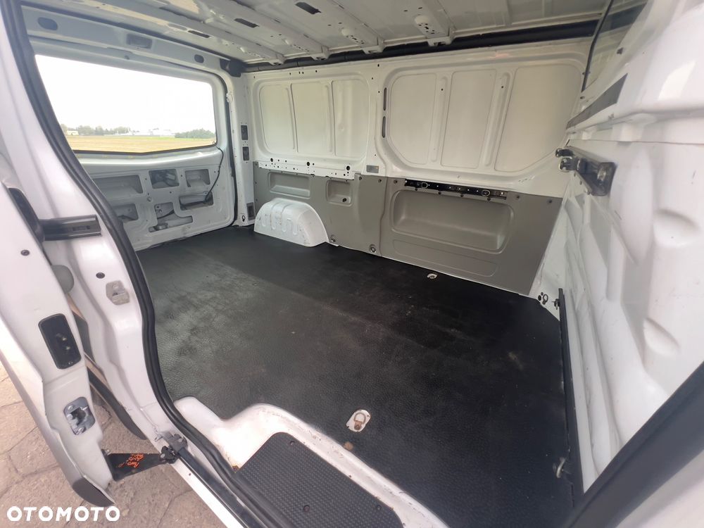 Opel Vivaro - 12