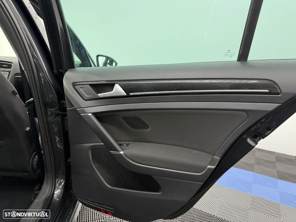 VW Golf 2.0 TSi GTi DSG - 25