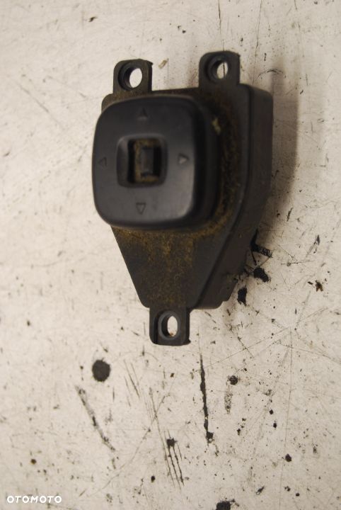 PRZEŁĄCZNIK REGULACJI LUSTEREK MAZDA PREMACY LIFT 99-05 - 2