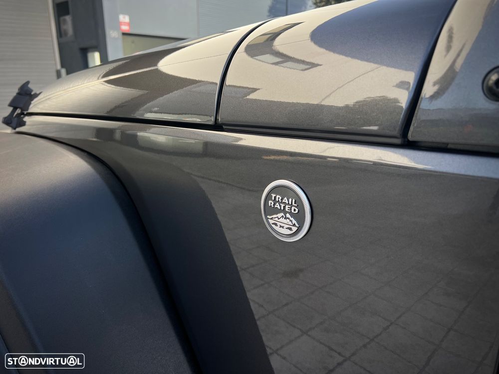 Jeep Wrangler Unlimited 2.8 CRD Sahara AT - 25