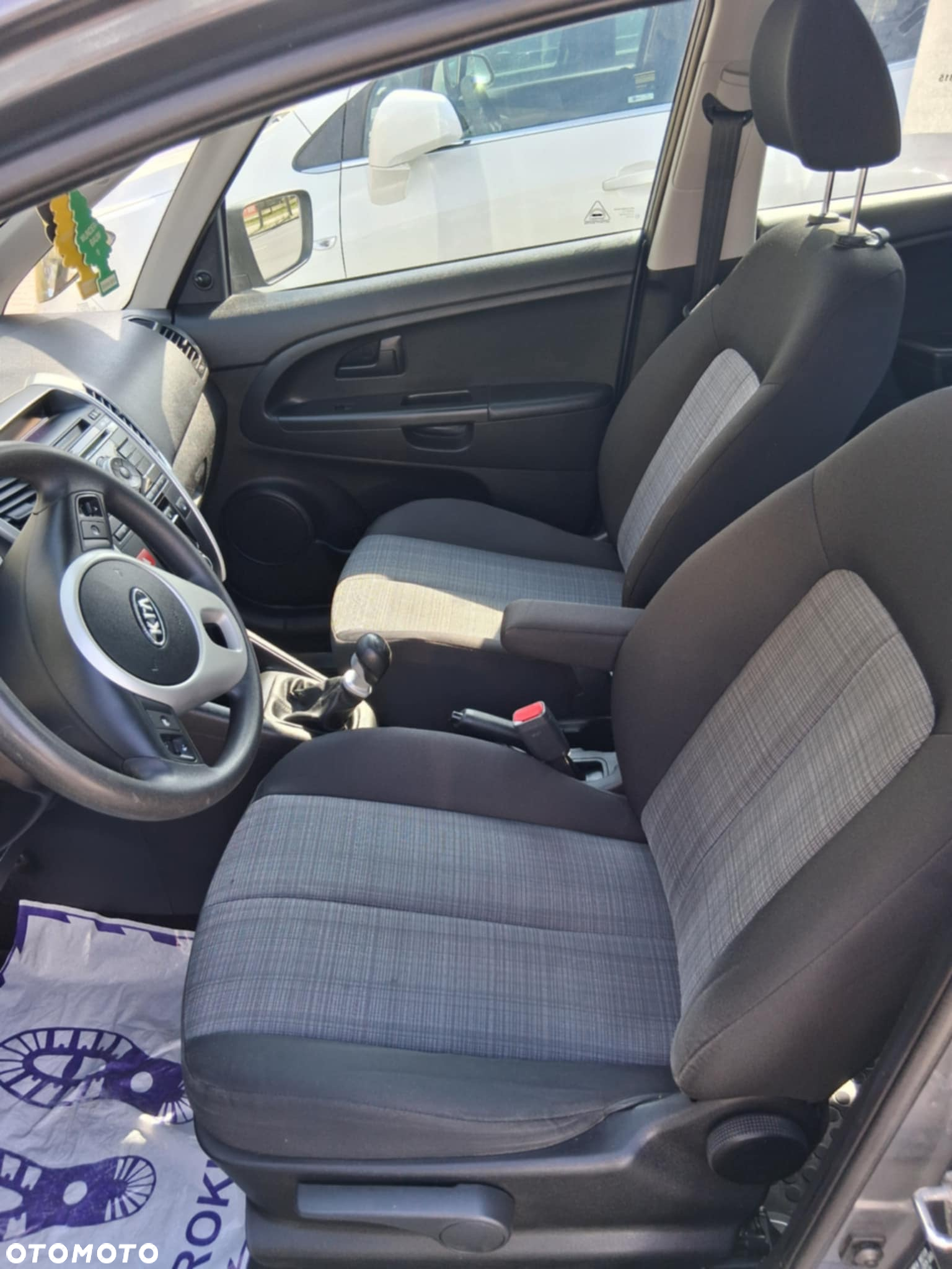 Kia Venga - 6