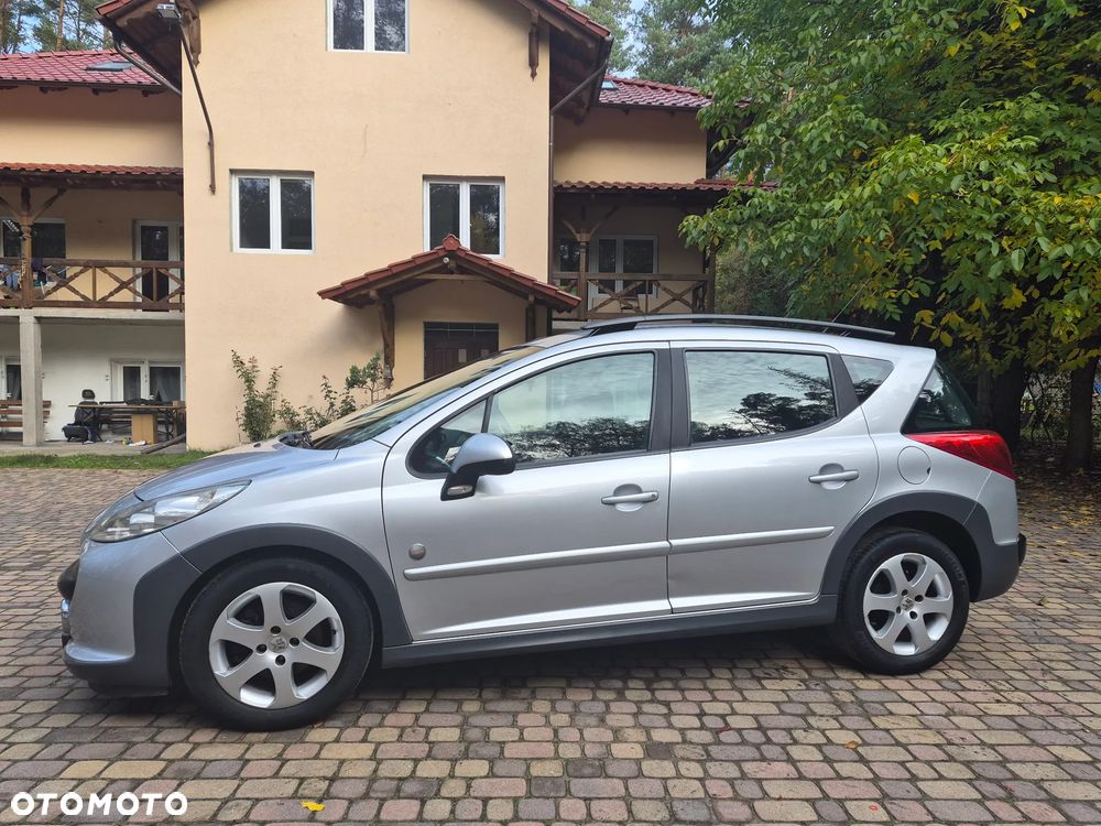 Peugeot 207 2008 photo 5
