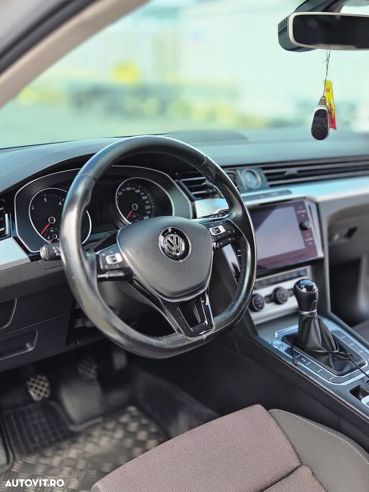 Volkswagen Passat 2.0 TDI Comfortline - 7