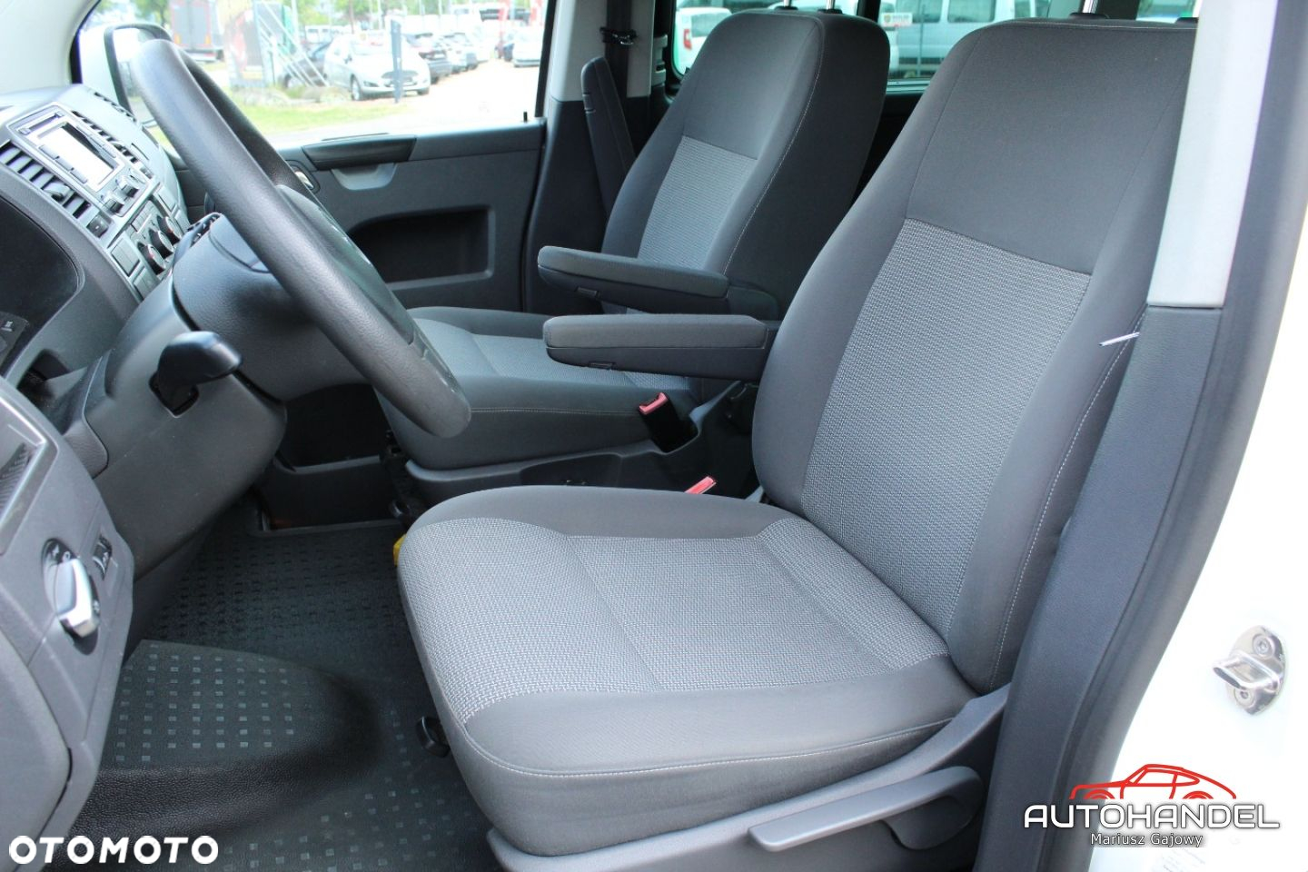Volkswagen Caravelle - 7