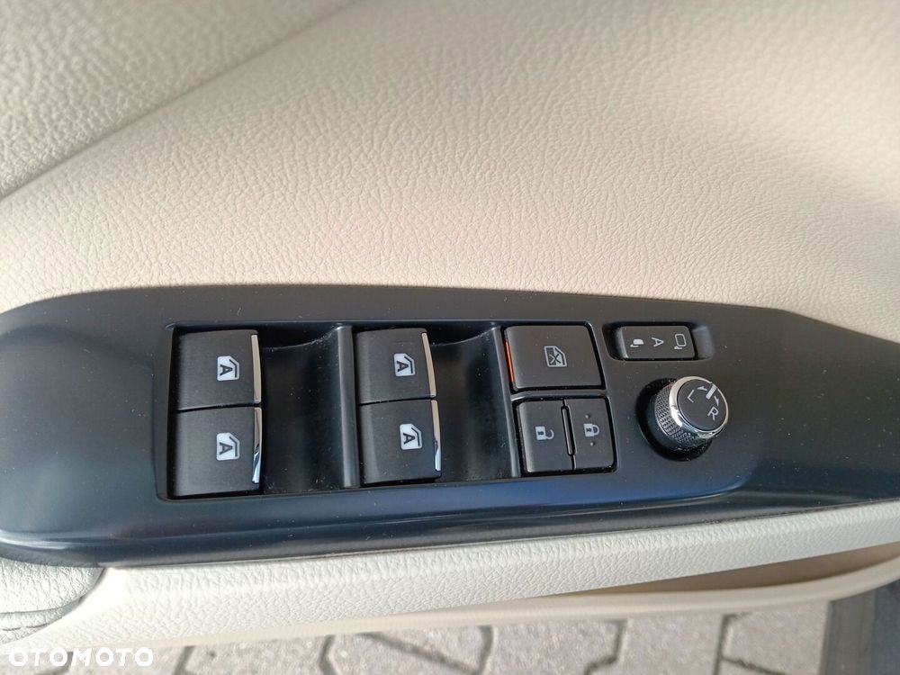 Toyota Camry 2.5 Hybrid Comfort CVT - 16