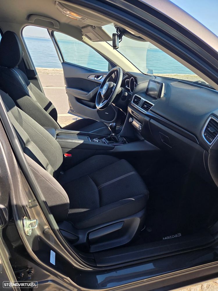 Mazda 3 Hatchback 1.5 Sky-D Excellence Navi - 10