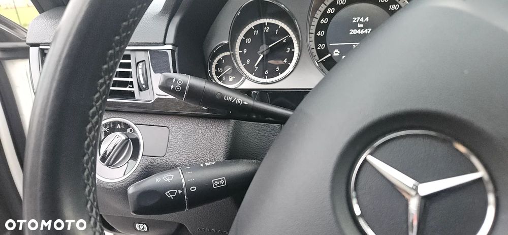 Mercedes-Benz Klasa E - 32