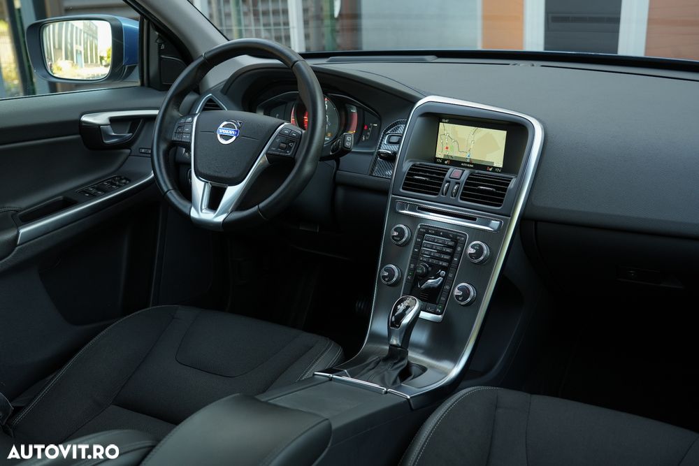 Volvo XC 60 D4 Geartronic Summum - 16