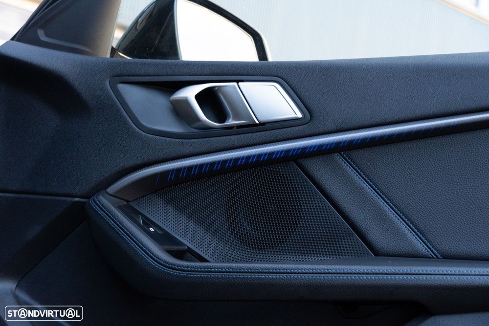 BMW 116 d Pack 50 anos M Auto - 43