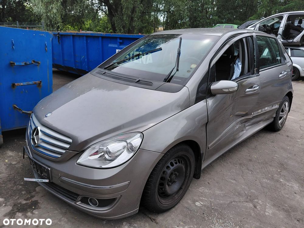 Na części: Mercedes Benz B 200 CDI Rok 2005 Pojemność 1992  Moc 103 kw Diesel - 2