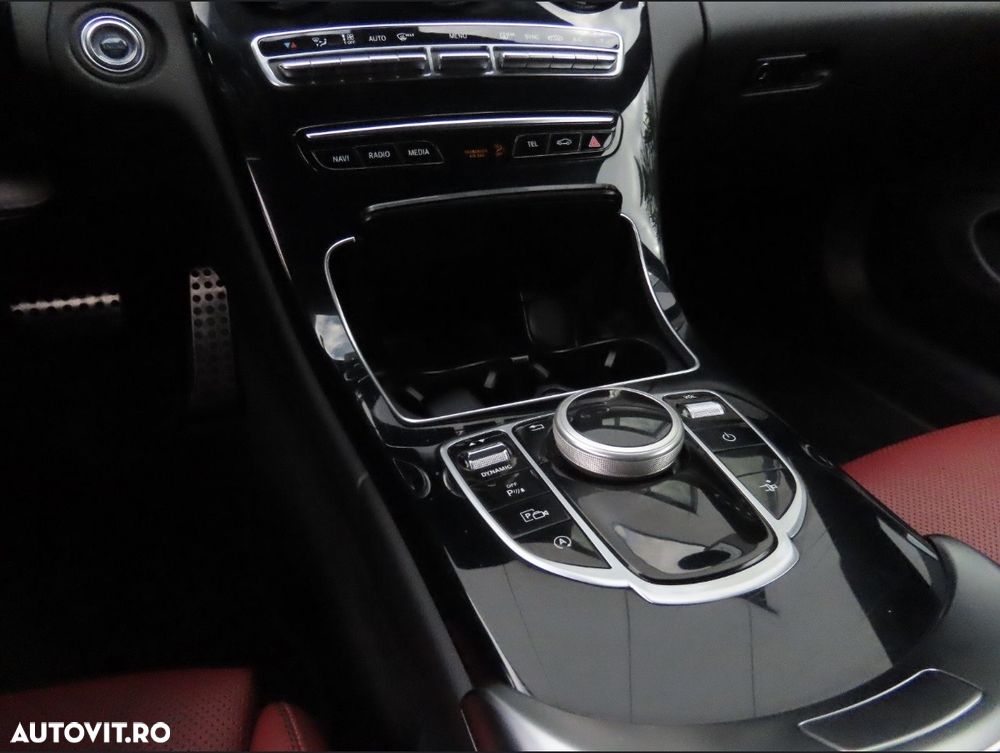 Mercedes-Benz C 300 4MATIC Aut. - 12