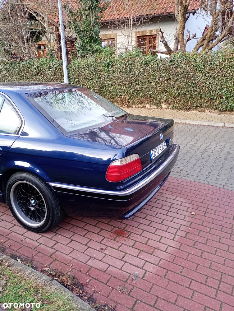 BMW Seria 7 728i L - 26