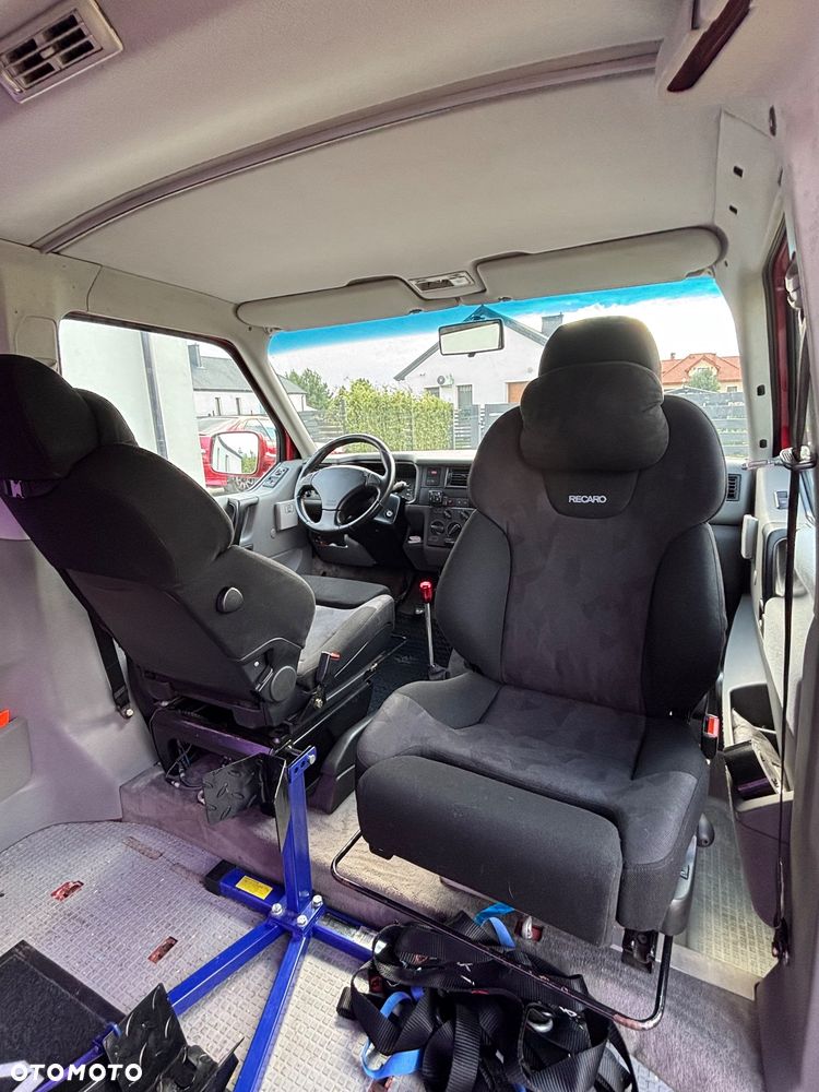 Volkswagen Multivan - 15
