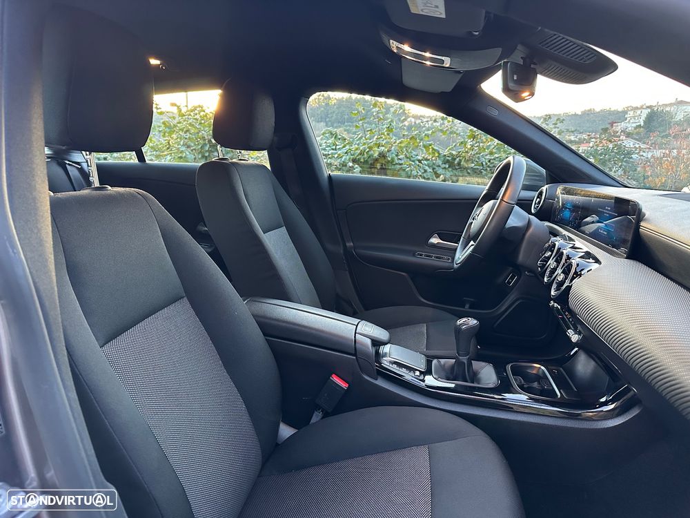 Mercedes-Benz CLA 180 - 43