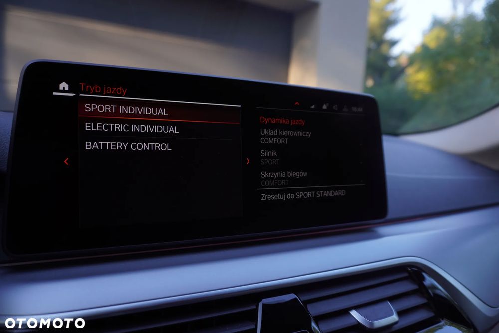 BMW Seria 5 530e xDrive - 37