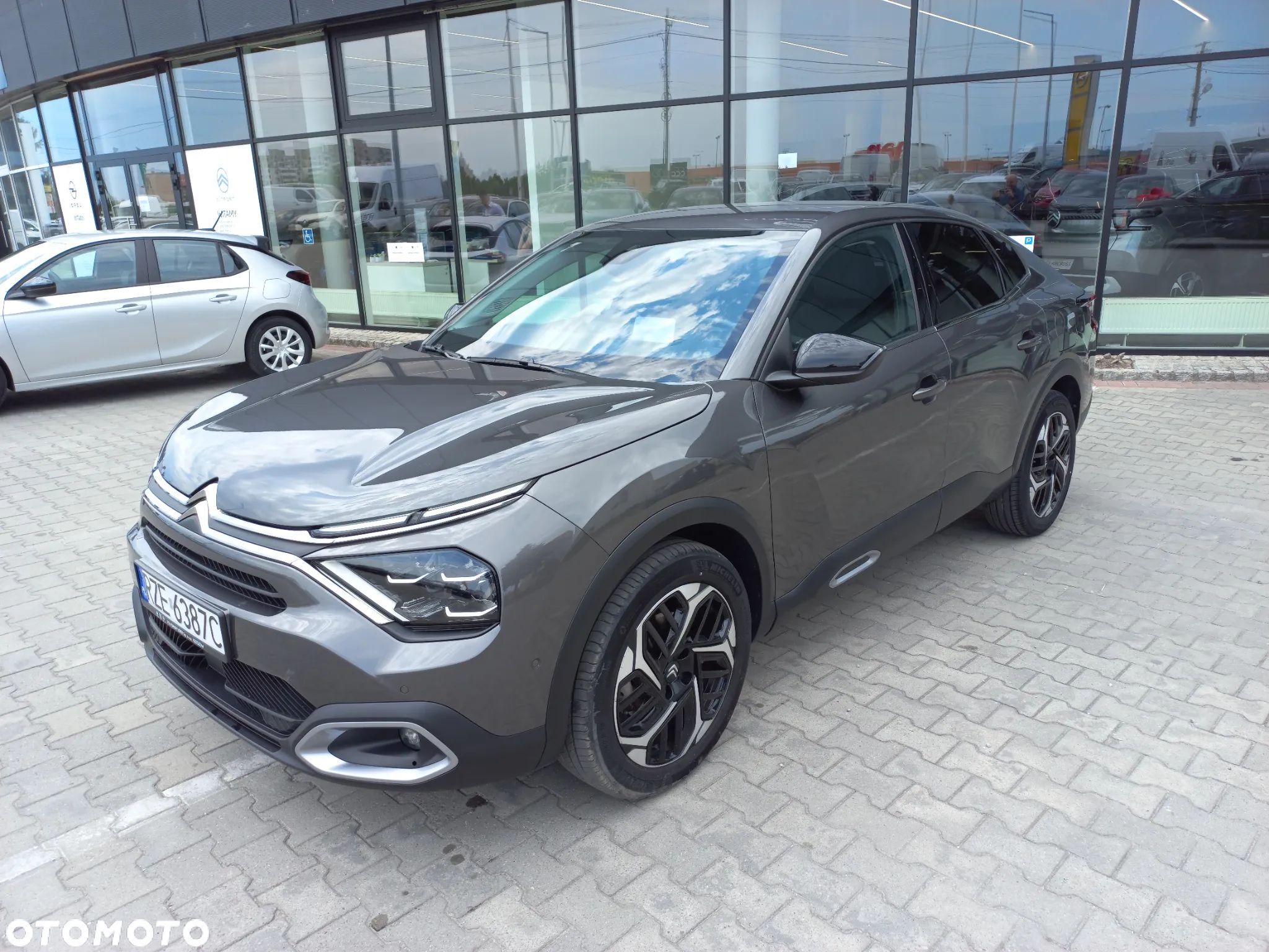 Citroën C4 1.2 PureTech Shine S&S EAT8 - 1