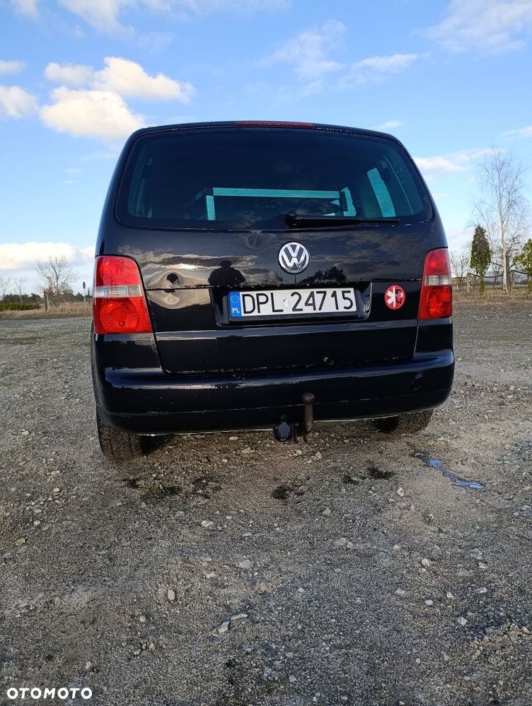 Volkswagen Touran - 4
