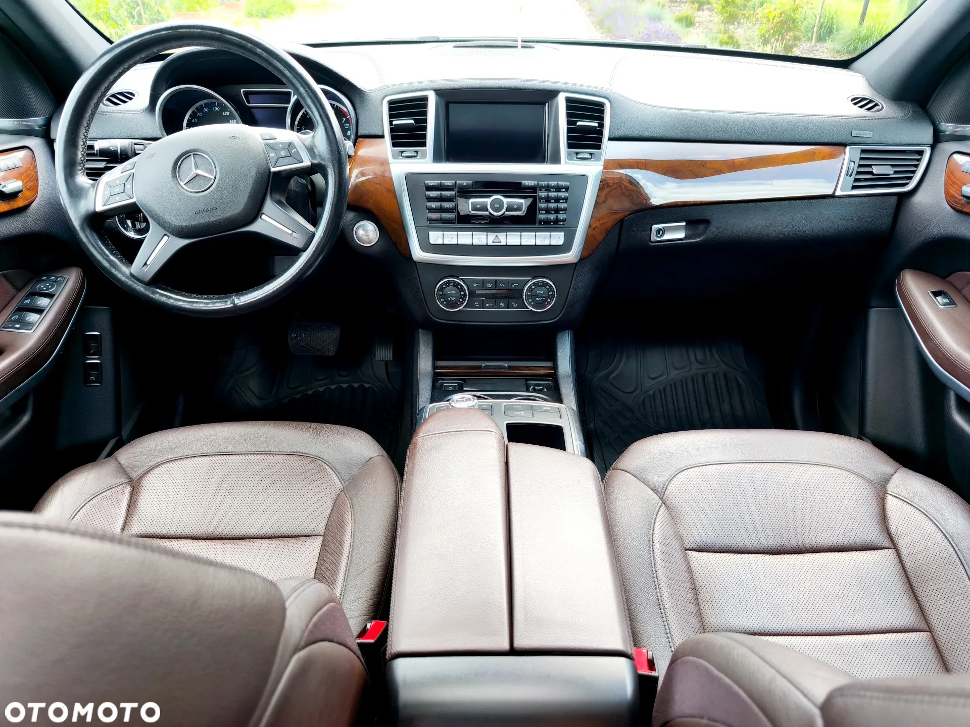 Mercedes-Benz GL - 13