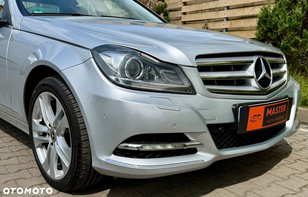 Mercedes-Benz Klasa C 250 CGI Automatik BlueEFFICIENCY Avantgarde - 18