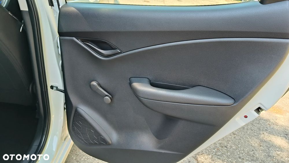 Hyundai ix20 1.6 Trend - 19